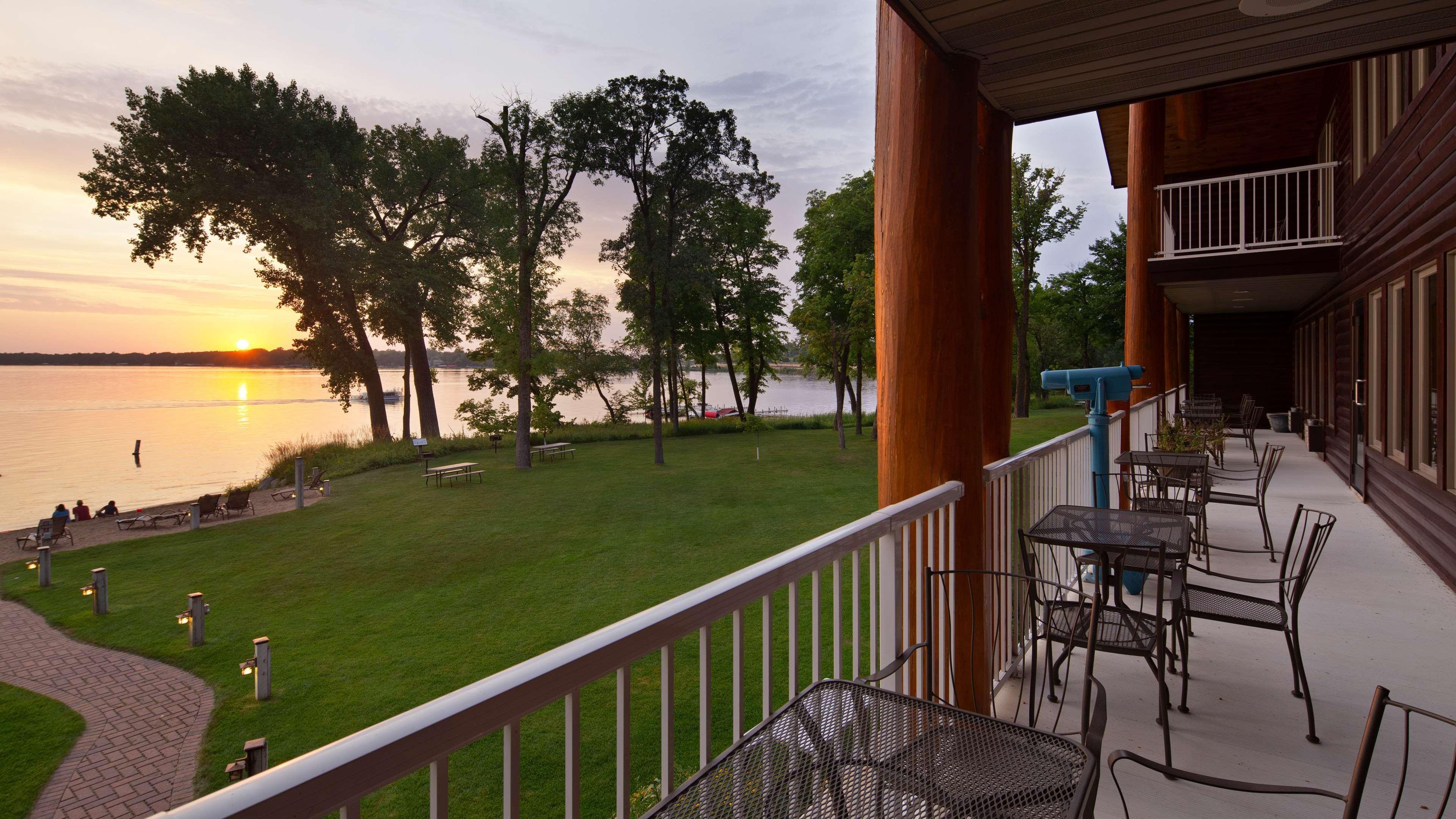Best Western Premier The Lodge On Lake Detroit Detroit Lakes Extérieur photo